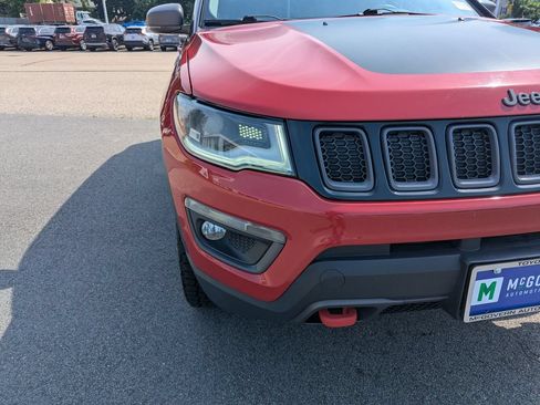 Used 2019 Jeep Compass Trailhawk w/ Leather Interior Group AWD/4WD image 9