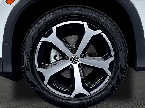 New 2026 Volkswagen Tiguan SE image 29