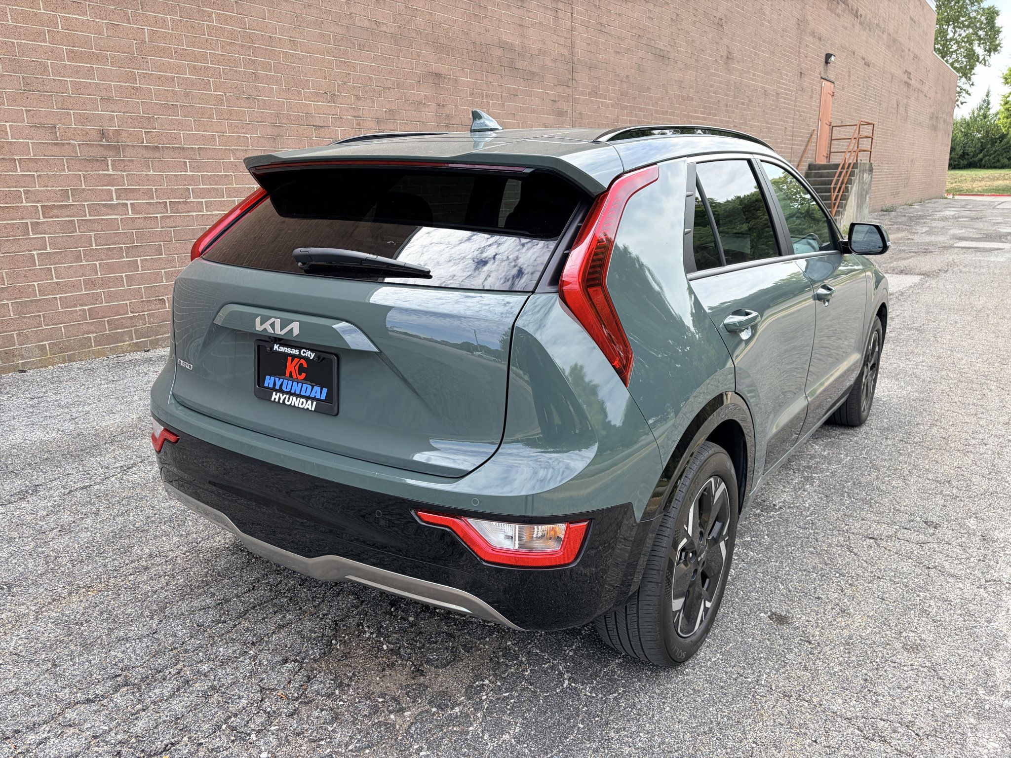 Used 2024 Kia Niro Wind w/ Wind Preserve Package FWD image 5