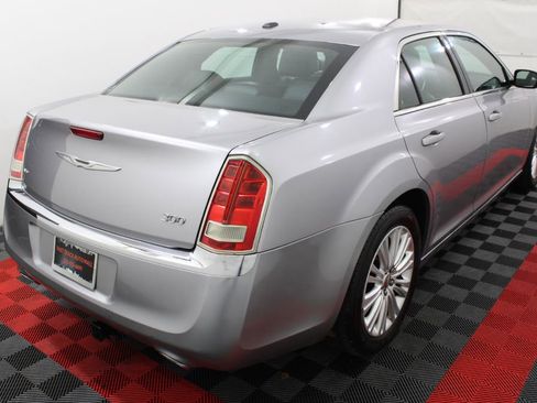 Used 2014 Chrysler 300 AWD image 5