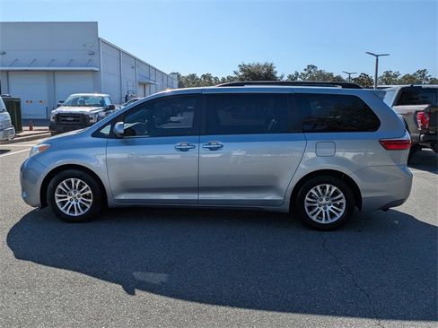 Used 2016 Toyota Sienna XLE image 6