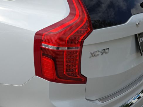 Used 2024 Volvo XC90 T8 Ultimate w/ Lounge Package AWD/4WD image 37