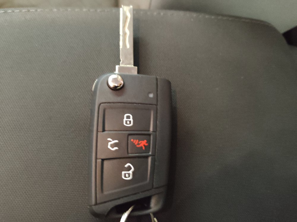 Used 2019 Volkswagen Tiguan S w/ Driver Assistance Package FWD image 32