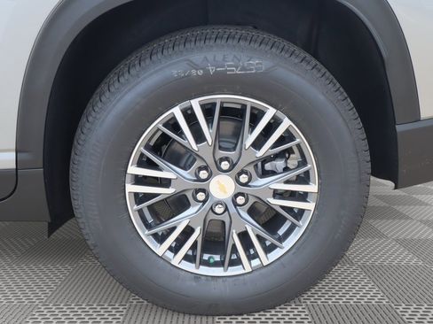 New 2026 Chevrolet Traverse LT w/ Driver Confidence Package image 18