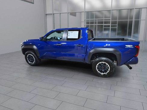 Used 2024 Toyota Tacoma TRD Off-Road AWD/4WD image 6