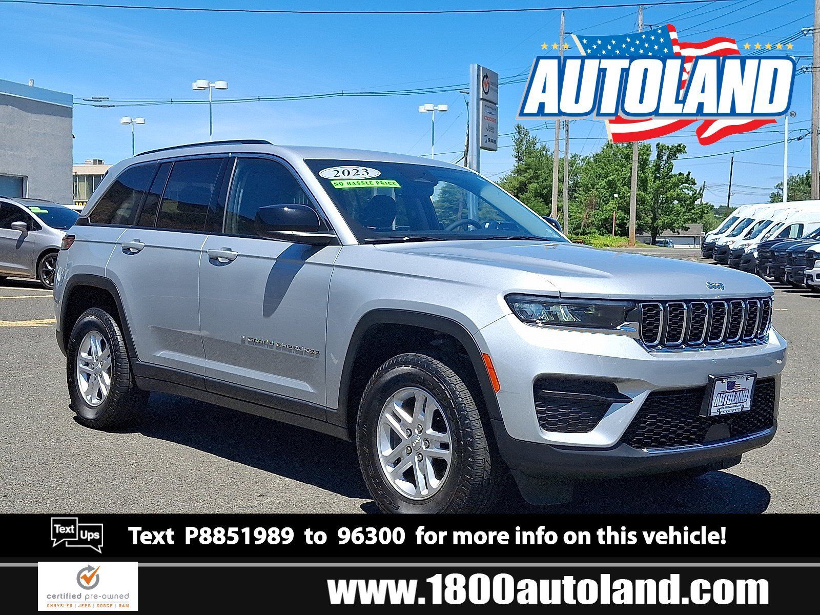 Used 2023 Jeep Grand Cherokee Laredo w/ Luxury Tech Group I AWD/4WD image 1