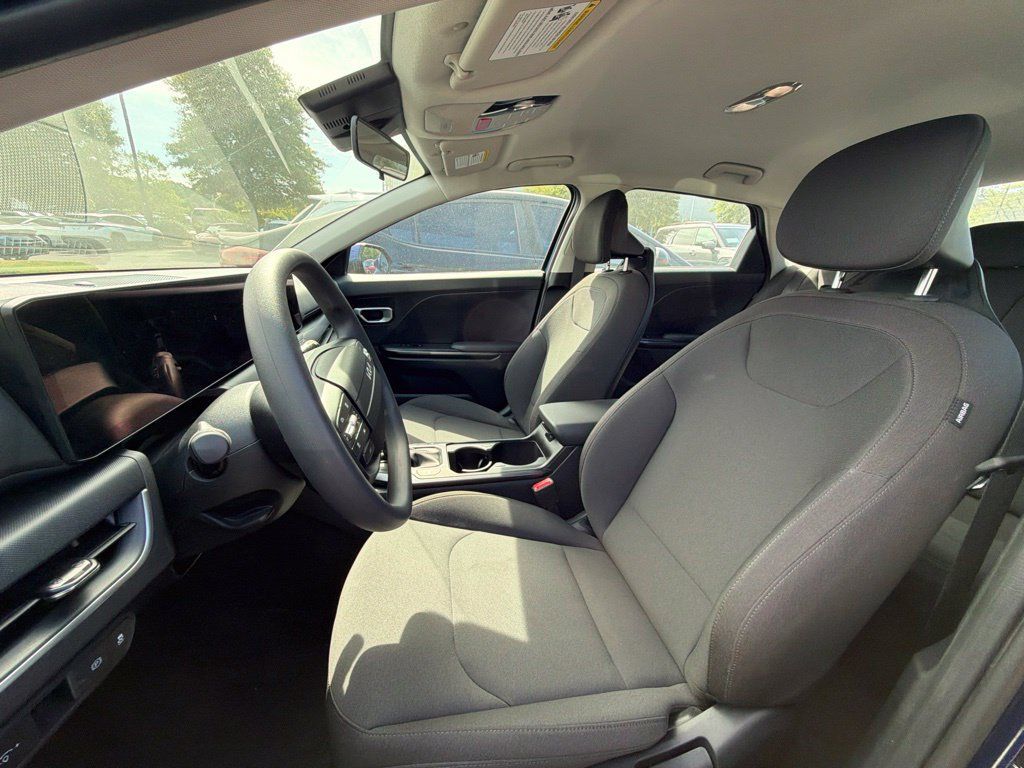 Used 2026 Kia K4 FWD image 19