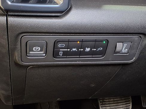 Used 2026 GMC Hummer EV SUV image 17