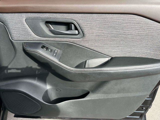Used 2021 Nissan Rogue S FWD image 22