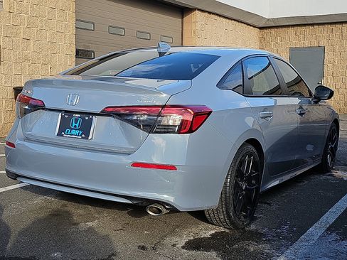 Used 2023 Honda Civic Sport image 3