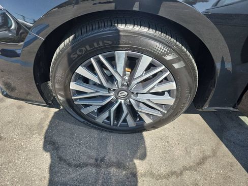 Used 2025 Nissan Altima 2.5 SV FWD image 24