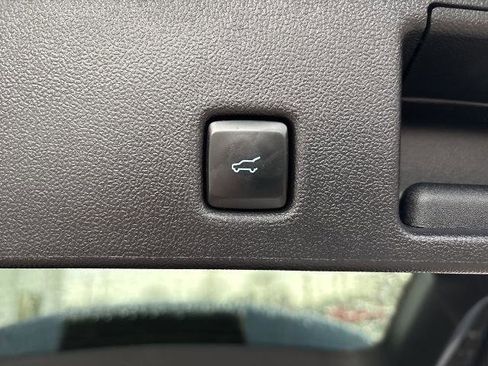 Used 2025 Ford Escape Platinum AWD/4WD image 11