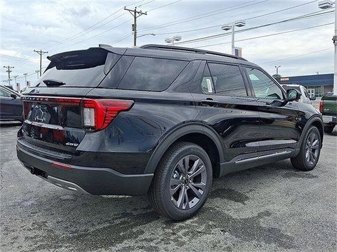 New 2025 Ford Explorer Active w/ Active Comfort Package image 4