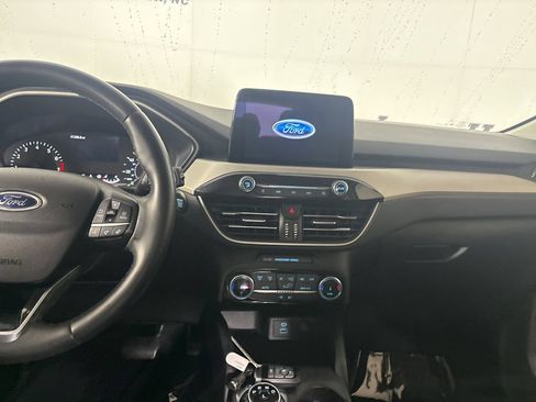 Used 2022 Ford Escape SE w/ SE Sport Appearance Package FWD image 23