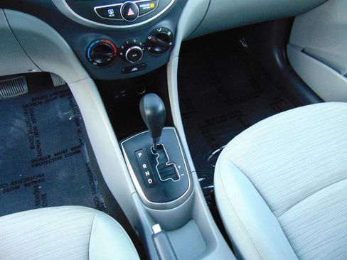 Used 2017 Hyundai Accent SE image 25