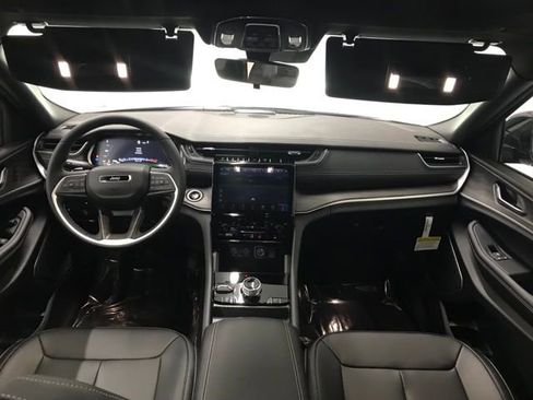 New 2025 Jeep Grand Cherokee Limited 4xe image 27