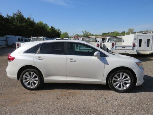 Used 2013 Toyota Venza LE image 4