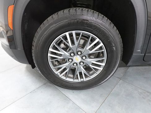 Used 2024 Chevrolet Traverse LT image 28