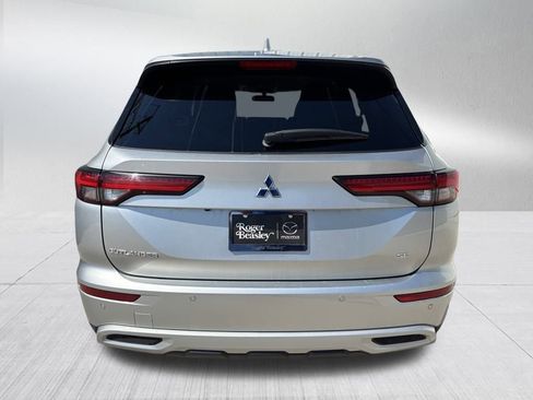 Used 2024 Mitsubishi Outlander SE image 9