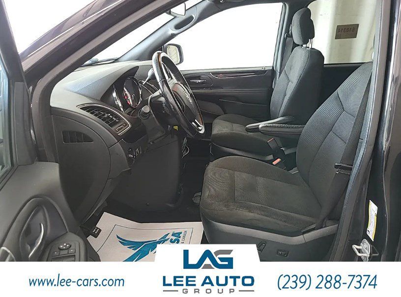 Used 2020 Dodge Grand Caravan SE FWD image 5