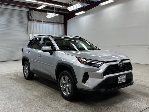 Used 2023 Toyota RAV4 LE image 23