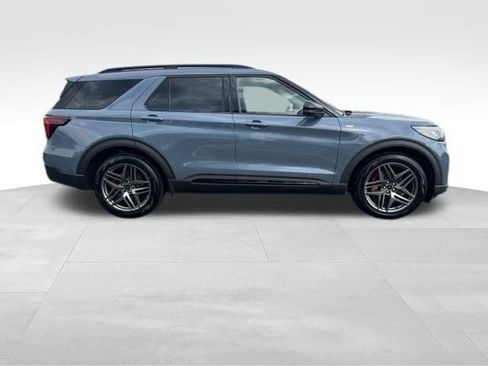 Used 2026 Ford Explorer ST-Line w/ ST-Line Street Pack RWD image 2