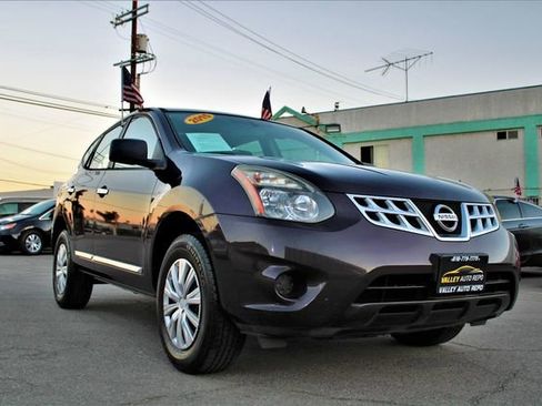 Used 2015 Nissan Rogue S image 1