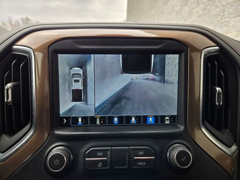 Used 2021 Chevrolet Silverado 1500 High Country w/ Technology Package AWD/4WD image 29