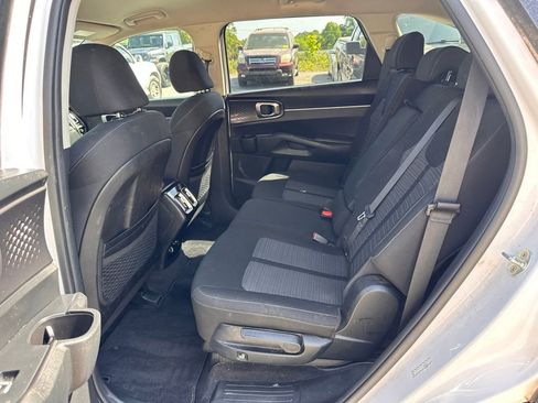 Used 2021 Kia Sorento LX FWD image 21