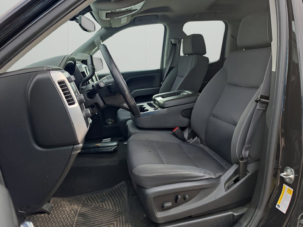 Used 2017 GMC Sierra 1500 SLE w/ Elevation Edition AWD/4WD image 9
