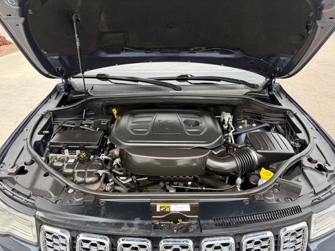 Used 2020 Jeep Grand Cherokee Overland AWD/4WD image 27