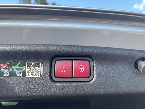 Used 2024 Mercedes-Benz C 300 Sedan image 16