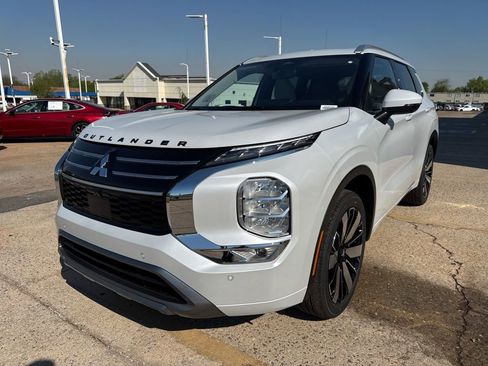 New 2026 Mitsubishi Outlander SEL FWD image 3