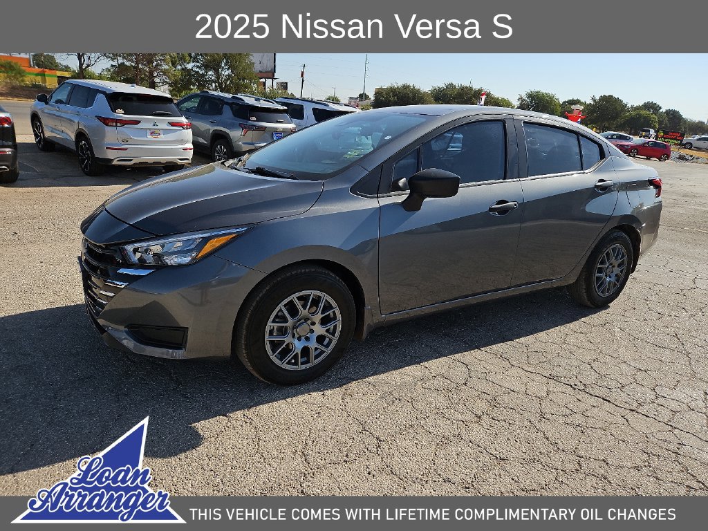 Used 2025 Nissan Versa S FWD image 5