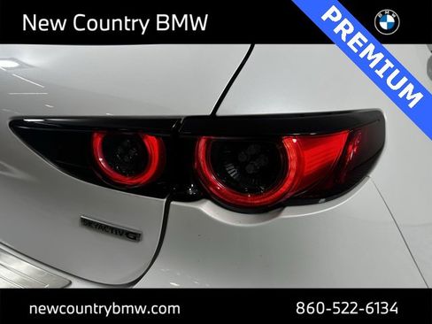 Used 2021 MAZDA MAZDA3 s image 31