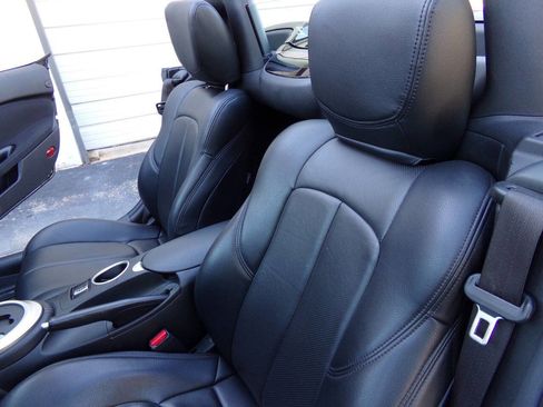 Used 2019 Nissan 370Z Roadster image 21