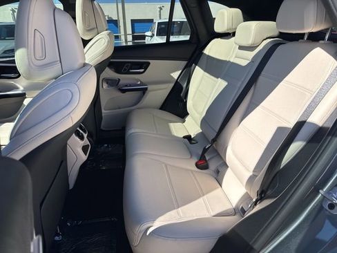 Used 2023 Mercedes-Benz GLC 300 4MATIC image 25