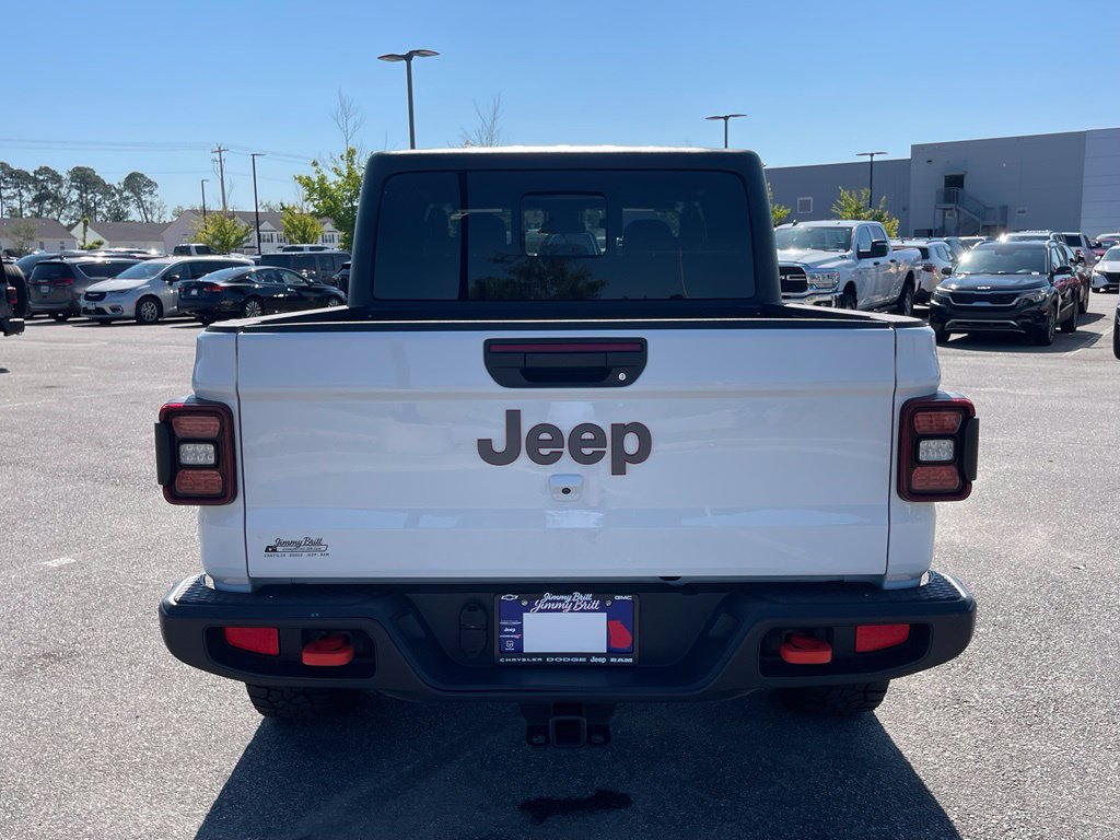 Used 2025 Jeep Gladiator Mojave w/ Convenience Group AWD/4WD image 21
