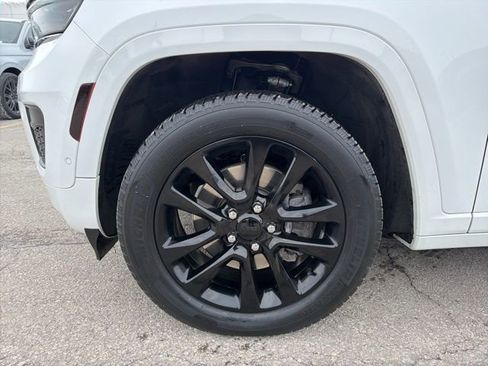 Used 2021 Jeep Grand Cherokee L Overland image 11