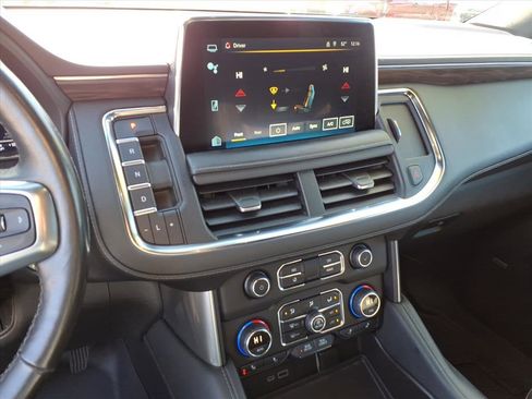 Used 2022 Chevrolet Suburban Z71 w/ Luxury Package image 24