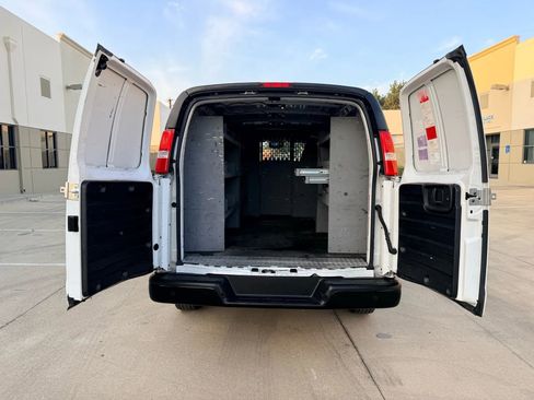 Used 2019 Chevrolet Express 3500 w/ Driver Convenience Package image 11