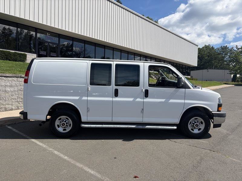 Used 2020 GMC Savana 2500 w/ Driver Convenience Package RWD image 2