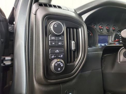 Used 2020 Chevrolet Silverado 1500 Custom w/ Custom Value Package image 13