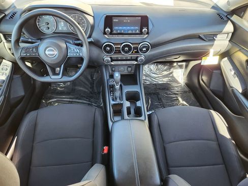 Used 2025 Nissan Sentra S image 11