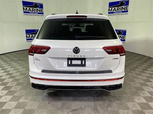 Used 2023 Volkswagen Tiguan SE R-Line image 17
