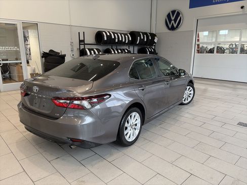 Used 2023 Toyota Camry LE image 5