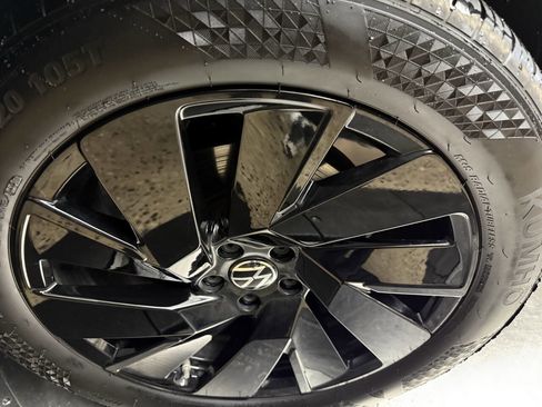 Used 2024 Volkswagen Atlas SE w/ Panoramic Sunroof Package image 22