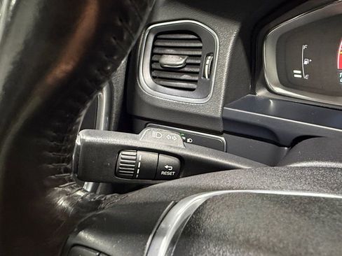 Used 2015 Volvo V60 T5 Cross Country Platinum w/ Protection Package image 37