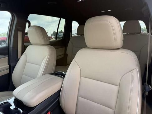 Used 2025 Buick Enclave Preferred w/ Trailering Package, 5000 lbs. FWD image 13