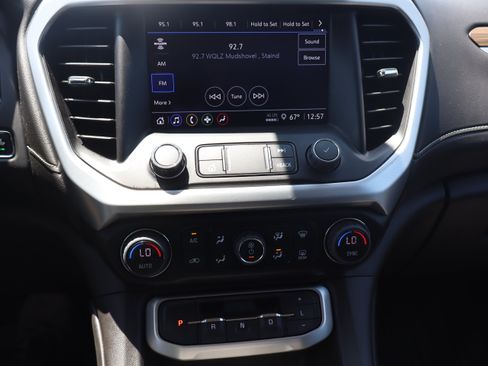 Used 2023 GMC Acadia SLE w/ Driver Convenience Package FWD image 19